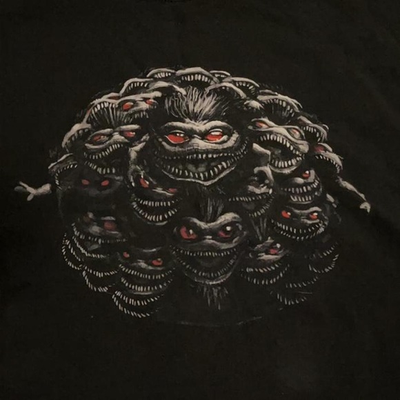 graphic tshirt - Picture 3 of 3